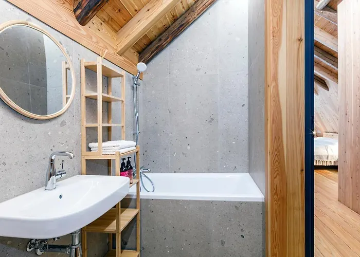 Gonna Dom W Gorach Gniewoszow (Lower Silesia)